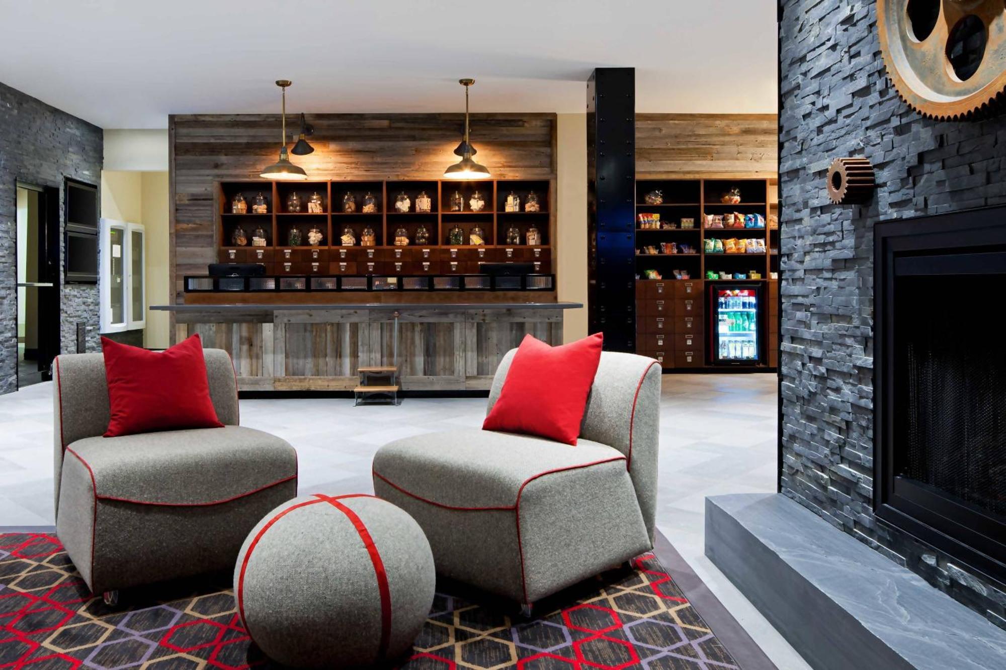 Four Points By Sheraton Edmundston Hotel & Conference Center Zewnętrze zdjęcie